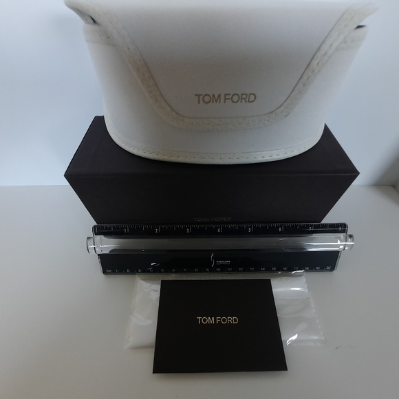 Tom Ford large Sunglass case - Picture 3 of 5